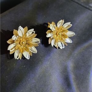 Vintage 50s Sarah Coventry Clip on Earrings